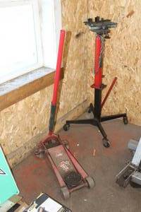 lot 7 image: Snap-on Hydraulic Floor Jack YA64 2-Ton