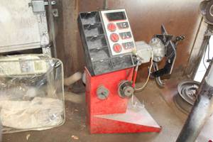 lot 11 image: Snap-on Wheel Balancer