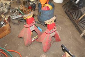 lot 14 image: Lot of (2) Snap-on Series B Jack Stands YA875 5-Ton