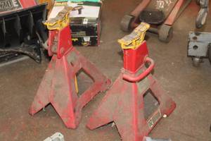 lot 15 image: Lot of (2) Snap-on Series B Jack Stands YA875 5-Ton