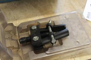 lot 35 image: Bearing Puller