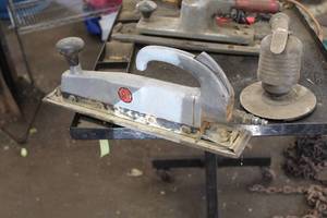 lot 81 image: Sears Craftsman Pneumatic Straight Line Sander