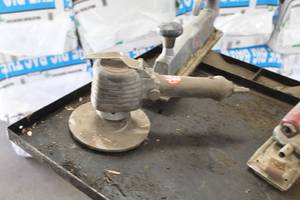 lot 83 image: National-Detroit 4062-6 Pneumatic 6 Sander