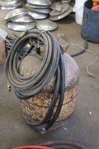 lot 90 image: Lot of (2) Air Hoses  - Air Tank