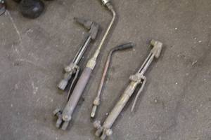 lot 97 image: Lot of (4) Torch Heads