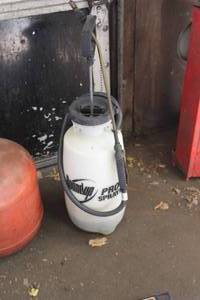 lot 99 image: Pump Sprayer