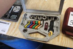 lot 57 image: Snap-on Blue-Point Master Disconnect Set  with Plastic Case