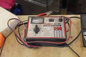 lot 62 image: Hobbico ACDC Multi-Charger