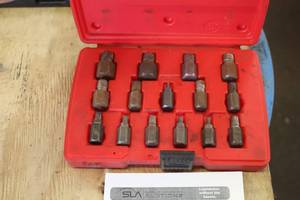 lot 66 image: Snap-on Screw Extractor Set 15-piece  with Plastic Case