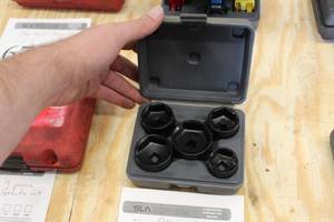 lot 70 image: Mac Tools Filter Socket Set 5-piece  with Plastic Case