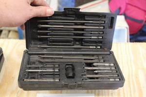 lot 71 image: Snap-on Long Bit Set 19-piece  with Plastic Case
