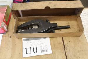 lot 110 image: Snap-on Coil Spring Compressor