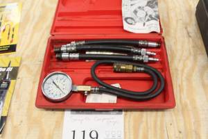 lot 119 image: Snap-on Compression Gauges  with Plastic Case