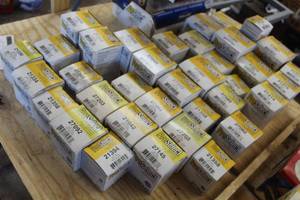 lot 144 image: Lot of Oil Filters  - Napa Pro Select