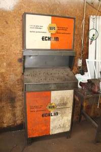 lot 182 image: NAPA Metal Tool Cabinet with Light