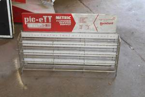 lot 204 image: Metal Fastener Rack