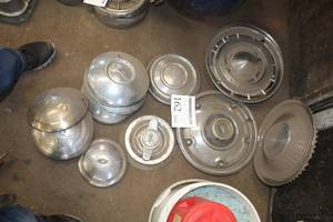 lot 162 image: Lot of (Approximately 12) Vintage Automotive Hub Caps