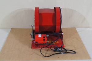 lot 4 image: Tru-Square Thumlers Case Tumbler