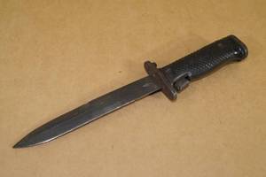 lot 19 image: US M5A1 Garand Bayonet
