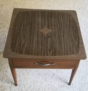 lot 47 image: MCM Retro Single Drawer Side Table