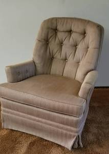 lot 50 image: Vintage Mocha Swivel Arm Chair by Woodmark Original