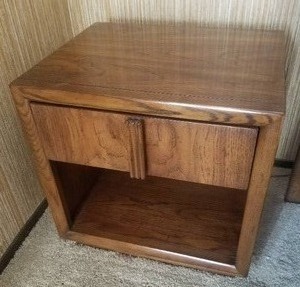 lot 14 image: Vintage Henredon MCM Bedside Table A