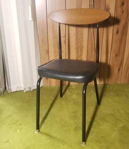 lot 45 image: Douglas Furniture Mid-Century Dining Set