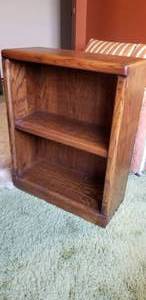 lot 75 image: Vintage Oak 2 Shelf Book Case
