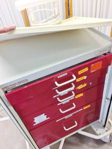 MSRP $1800 ARMSTRONG HEAVY DUTY A-SMART MEDICAL SUPPLY MEDICATION&nbspRED CRASH CART WITH 5 DRAWERS - BUILT TO LAST A LIFETIME -  GREAT CONDITION&nbsp