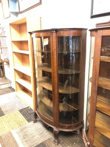 Antique Quartersawn Oak Curved Glass Claw Foot China Cabinet