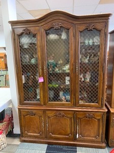 Large Vintage HENREDON China Cabinet Hutch