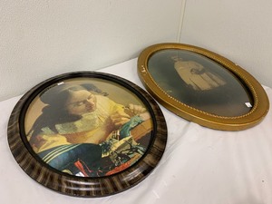 Pair of Antique Convex Bubble Glass Picture Frames wPictures
