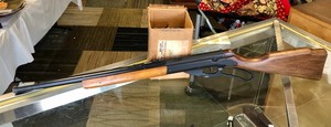 Vintage DAISY Model 96 BB Gun wSeveral Full Boxes of BBs