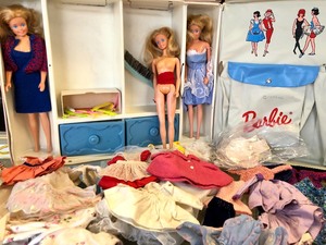 Vintage Barbie Case with Barbies &amp Assorted Doll Clothes