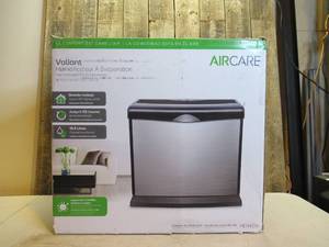 lot 37 image: AIRCARE 5 Gal. Evaporative Humidifier for 4,000 sq. ft.