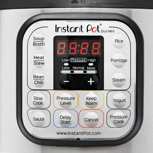 lot 60 image: Instant Pot - Duo 3 Quart 7-in-1 Multi-Use Pressure Cooker - BlackStainless Steel