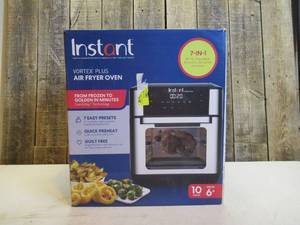 lot 73 image: Instant Pot Vortex Plus 10 Quart Air Fryer Oven - Black