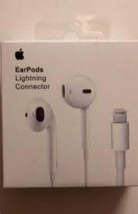 lot 148 image: Apple Wired EarPods with Lightning Connector