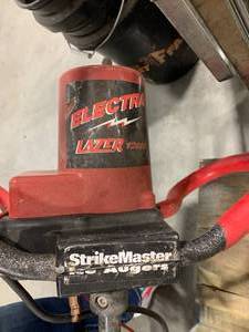 STRIKE MASTER ICE AUGER