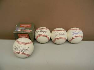 lot 43 image: MINNESOTA TWINS 1987 World Series Champs Bert Blyleven, Jeff Reardon, Tom Brunansky, Tim Laudner SIGNED BASEBALLS - GREAT COLLECTION - SEE PICTURES