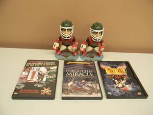 lot 61 image: MINNESOTA WILD - Dwayne Roloson N.H.L.  N.H.L.P.A. BOBBLEHEADS & 3 HOCKEY DVDs - COOL SET - SEE PICTURES
