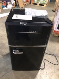 Magic Chef Retro 3.2 Cu. Ft. 2 door Mini Fridge in Black DAMAGED SEE PICTURES