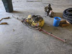 Lawn Sprayer Tank w 12V DC Pump and 10 Boom