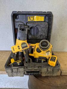 DeWalt Rotary Laser Model DW077, includes case, (2) Batteries and More