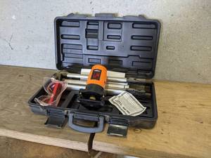 CEN-TECH Self Leveling Laser and Tripod - Model 92703