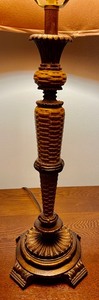 lot 80 image: Lovely Lamp
