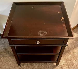 lot 74 image: Excellent End Table on Casters