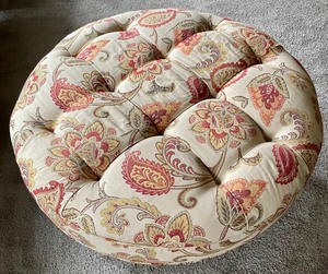 lot 62 image: Tufted Fabric TableOttoman