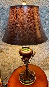 lot 19 image: Golf Themed Lamp