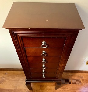 lot 26 image: Jewelry Armoire Cabinet